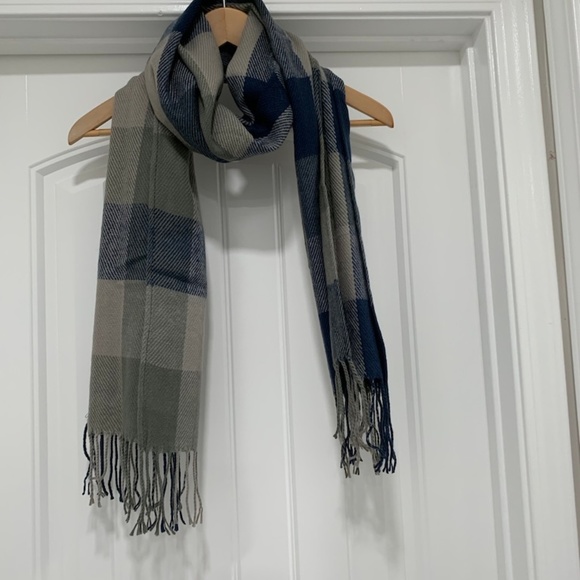 Blue & grey plaid scarf - Picture 1 of 1